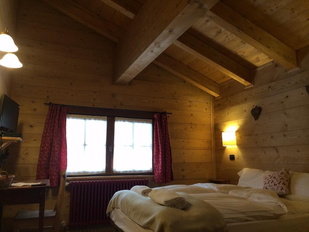 B&B La Locanda Macugnaga Oda fotoğraf
